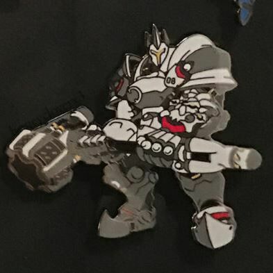 Значок 2016 Blizzcon Exclusive Reinhardt Blizzard Pin 