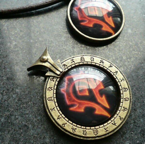 Медальон World of Warcraft Horde (Металл + стекло) 