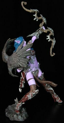 Series 5: Alathena Night Elf Hunter Action Figure 