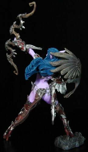 Series 5: Alathena Night Elf Hunter Action Figure 