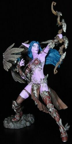 Series 5: Alathena Night Elf Hunter Action Figure 