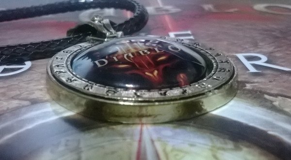 Медальон Diablo (Металл + стекло)  